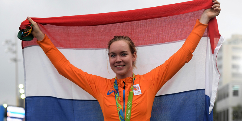 geurkaars zwart goud