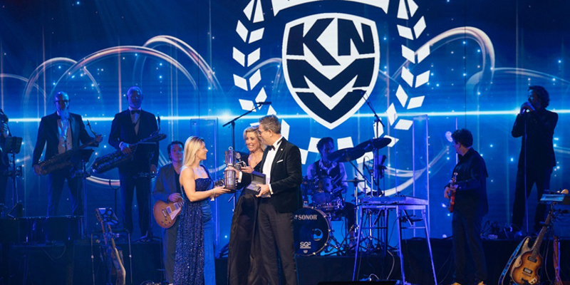 Bijzondere motorsportprijs voor wereldkampioen Nancy van de Ven